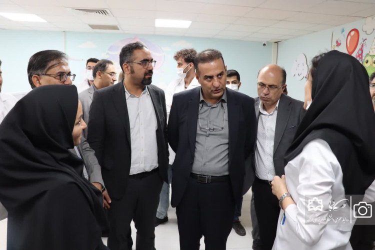 بازدید رئیس دانشگاه علوم پزشکی اراک از دانشکده دندان‌پزشکی و دانشکده بهداشت